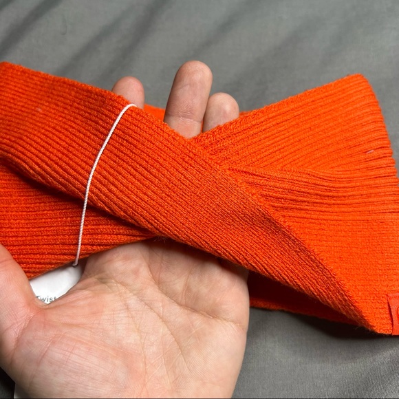 NWT Lululemon Twist Knit Ear Warmer Autumn Red (One Size) - Picture 3 of 12